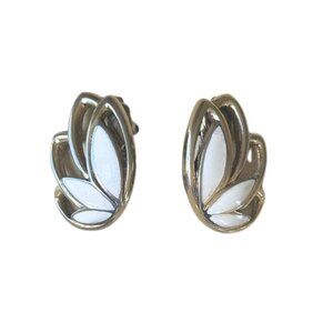 Trifari Signed Gold Tone Ivory Colored Enamel Leaves Clip On Earrings Vintage